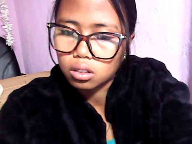Natalie-Luxa webcam