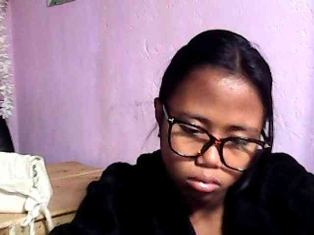 Natalie-Luxa webcam