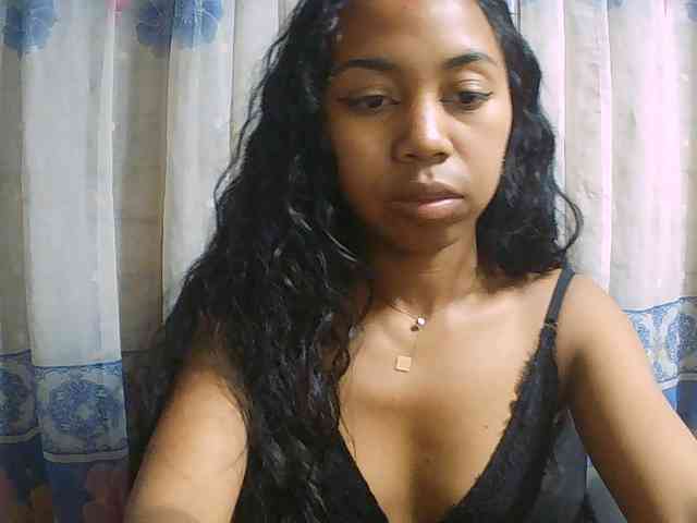 Natalie-Luxa webcam
