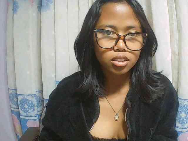 Natalie-Luxa webcam