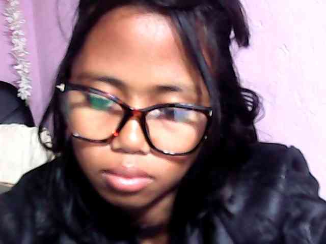 Natalie-Luxa webcam