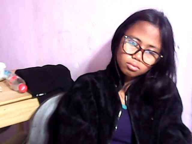 Natalie-Luxa webcam