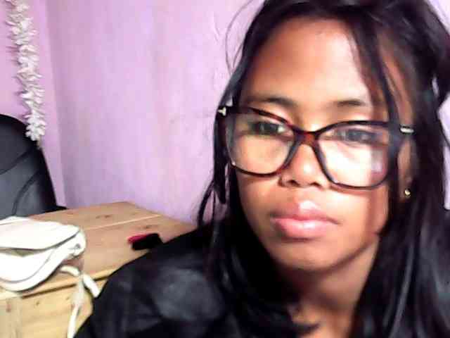Natalie-Luxa webcam