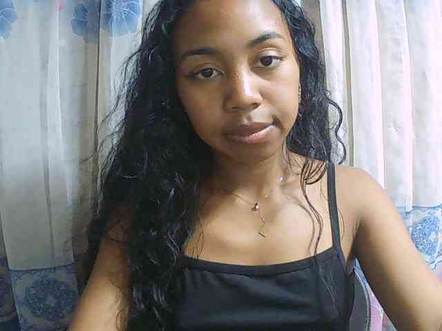 Natalie-Luxa webcam