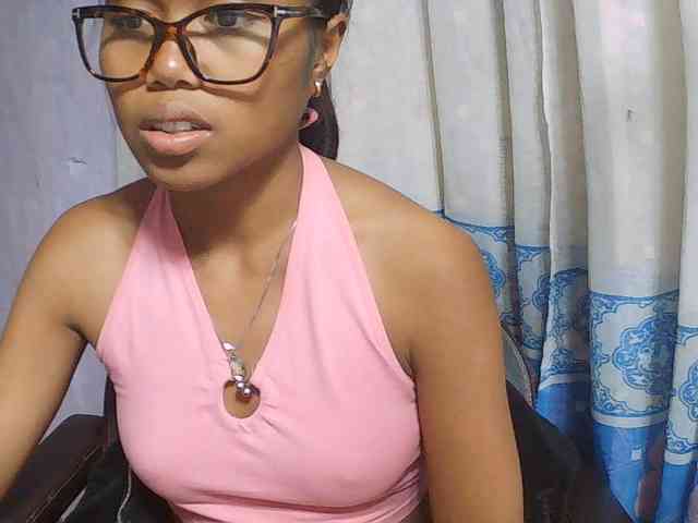 Natalie-Luxa webcam