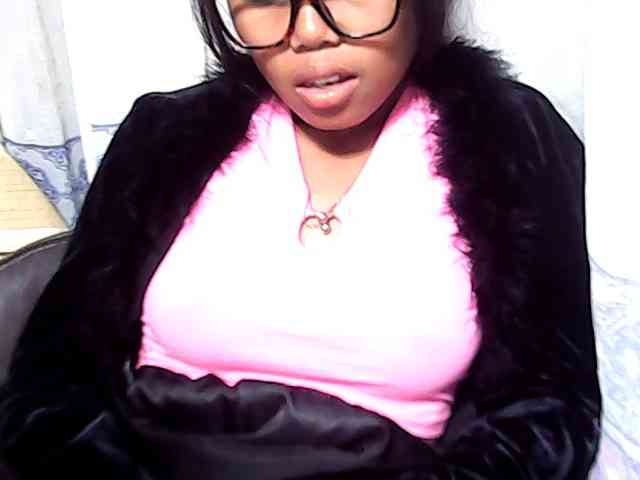 Natalie-Luxa webcam