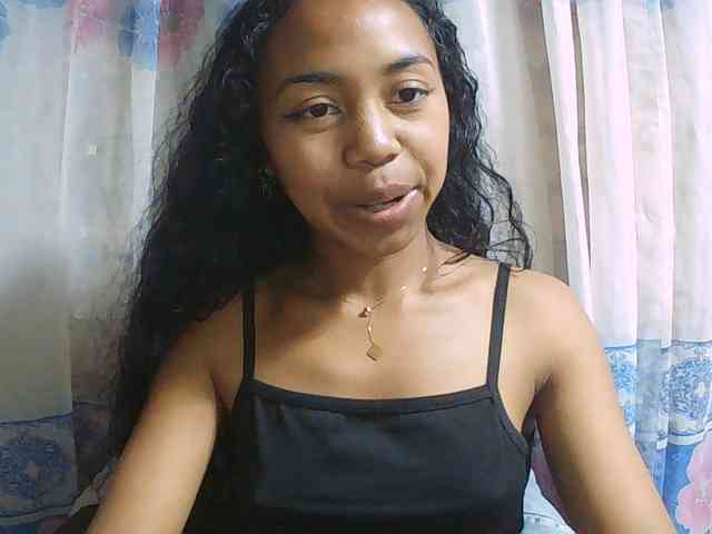 Natalie-Luxa webcam
