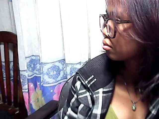 Natalie-Luxa webcam