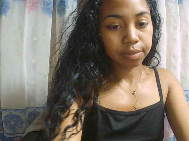 Natalie-Luxa webcam