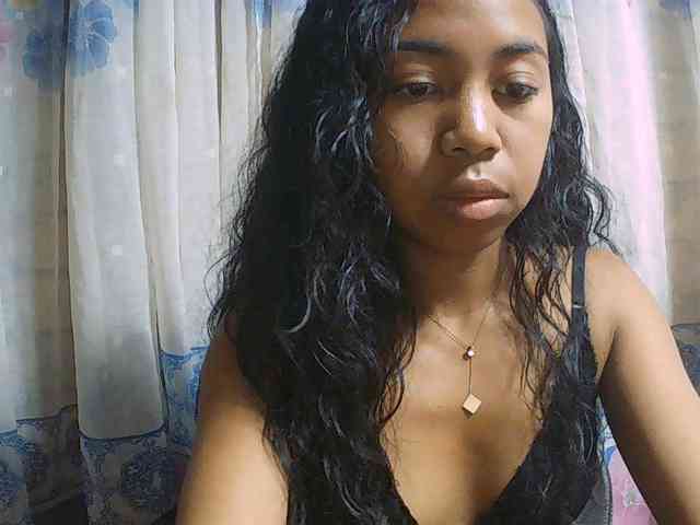 Natalie-Luxa webcam