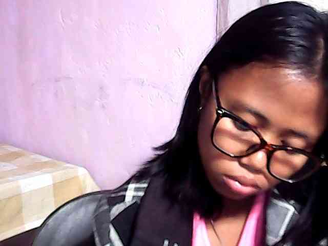 Natalie-Luxa webcam
