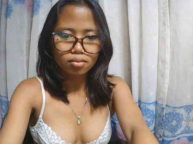 Natalie-Luxa webcam