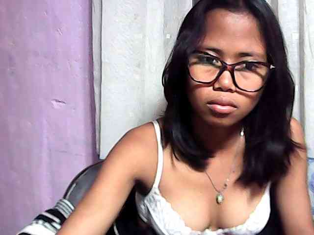 Natalie-Luxa webcam