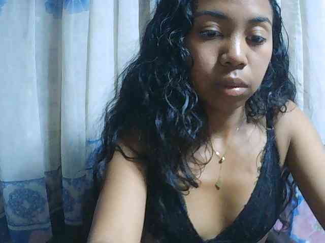Natalie-Luxa webcam