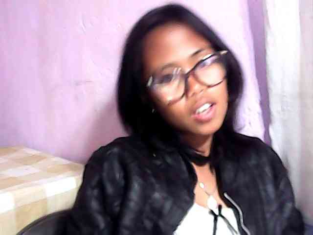 Natalie-Luxa webcam