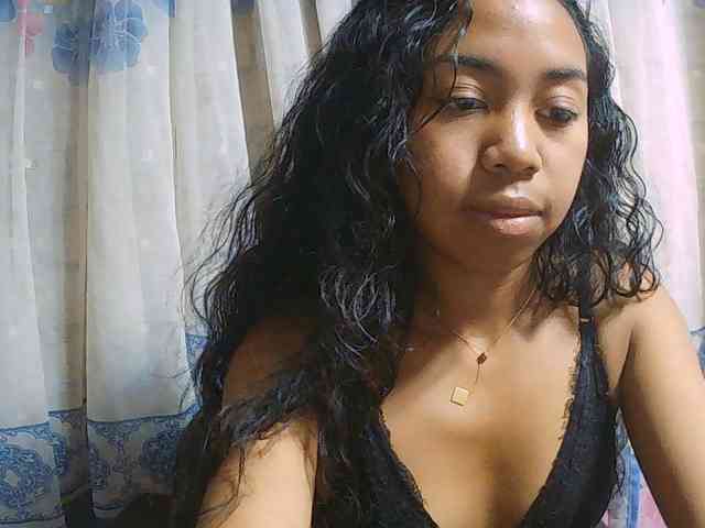 Natalie-Luxa webcam