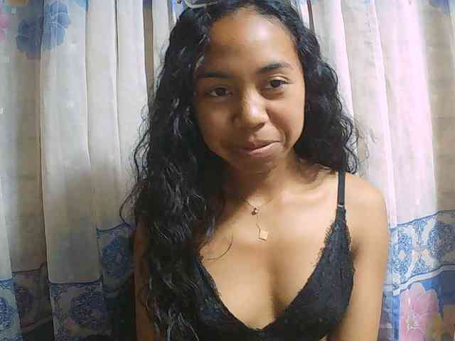 Natalie-Luxa webcam