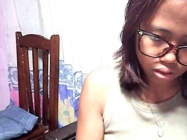 Natalie-Luxa webcam