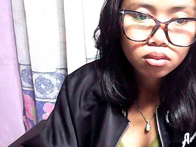 Natalie-Luxa webcam