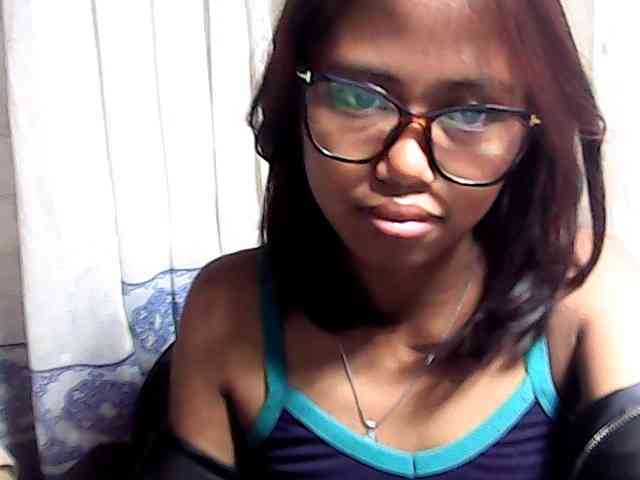 Natalie-Luxa webcam