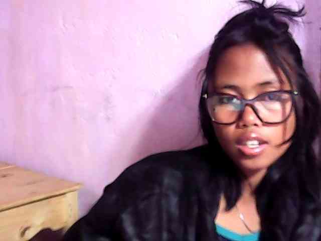 Natalie-Luxa webcam
