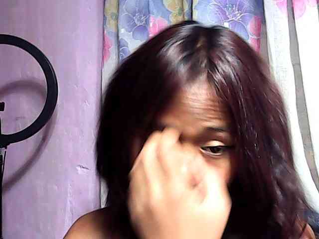 Natalie-Luxa webcam