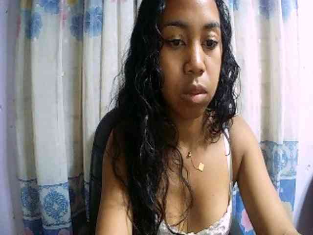 Natalie-Luxa webcam
