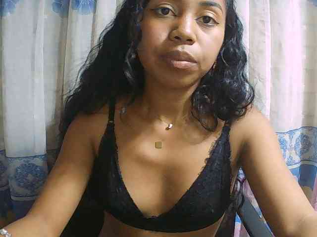 Natalie-Luxa webcam