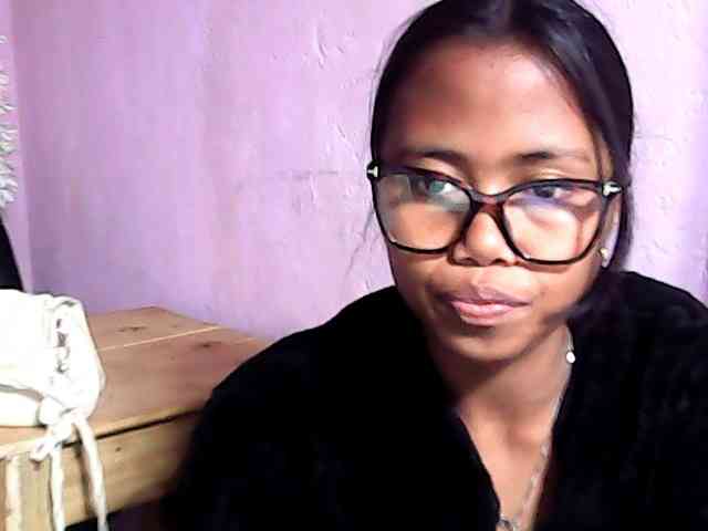Natalie-Luxa webcam