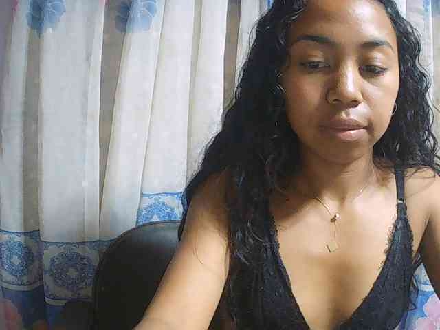 Natalie-Luxa webcam