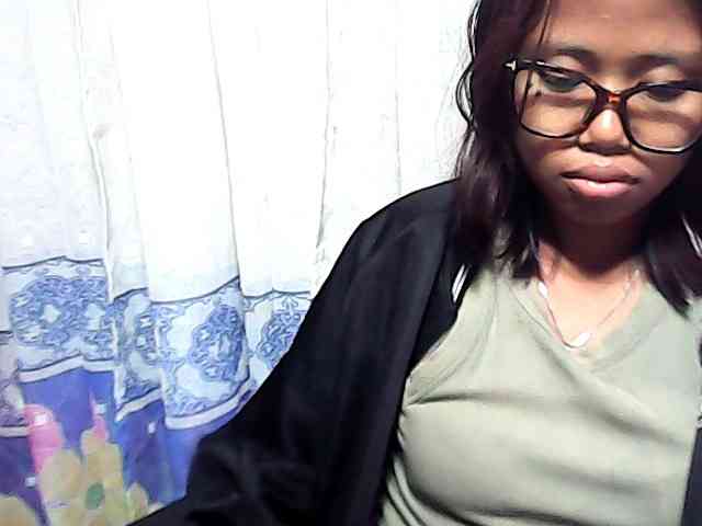 Natalie-Luxa webcam