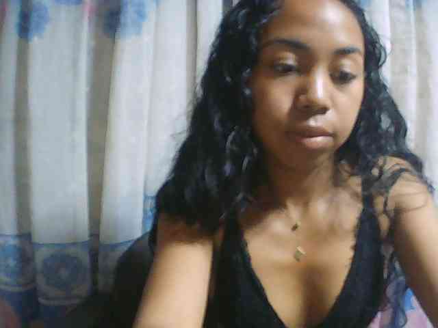 Natalie-Luxa webcam