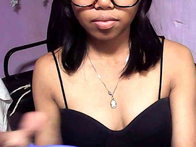 Natalie-Luxa webcam