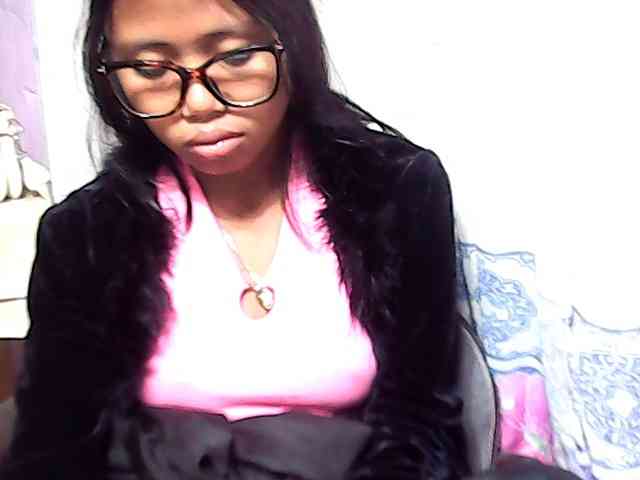 Natalie-Luxa webcam