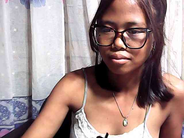 Natalie-Luxa webcam