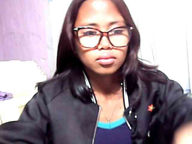 Natalie-Luxa webcam
