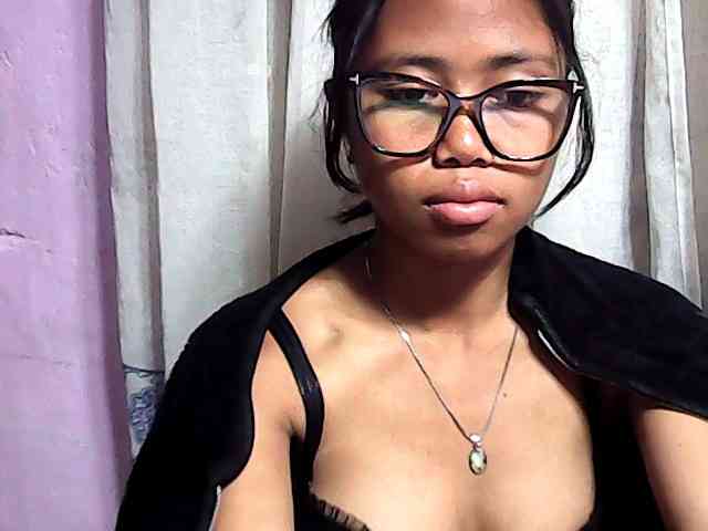 Natalie-Luxa webcam