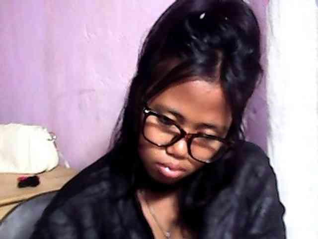 Natalie-Luxa webcam