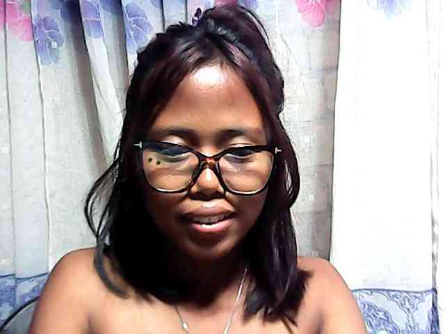 Natalie-Luxa webcam