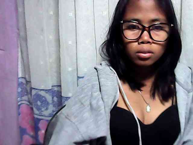 Natalie-Luxa webcam
