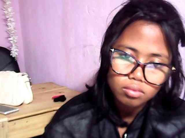 Natalie-Luxa webcam