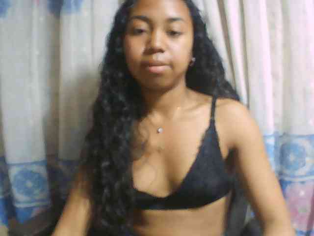 Natalie-Luxa webcam