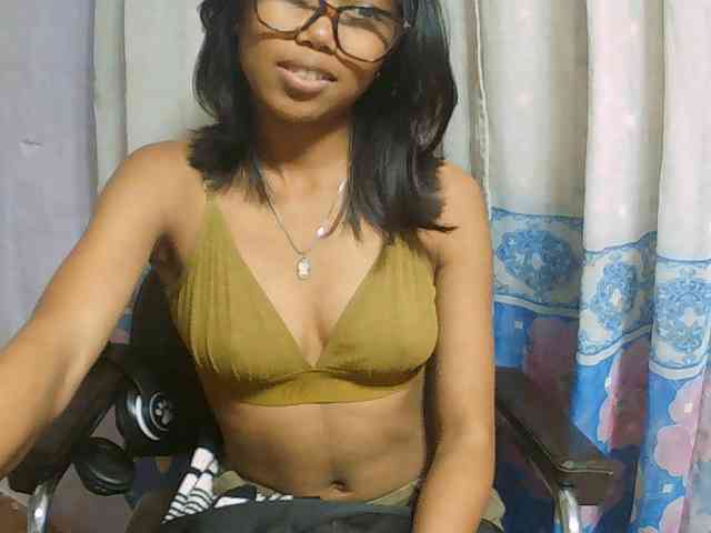 Natalie-Luxa webcam