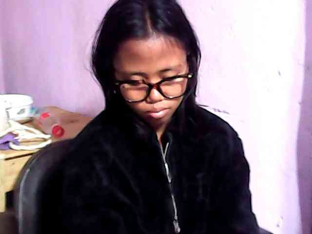 Natalie-Luxa webcam