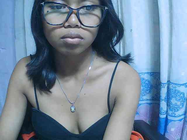 Natalie-Luxa webcam