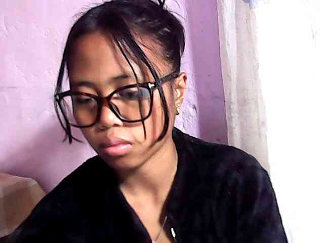 Natalie-Luxa webcam