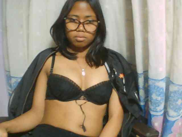 Natalie-Luxa webcam