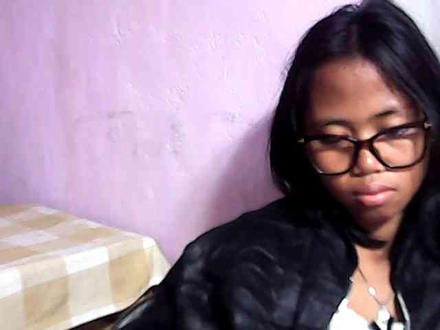 Natalie-Luxa webcam