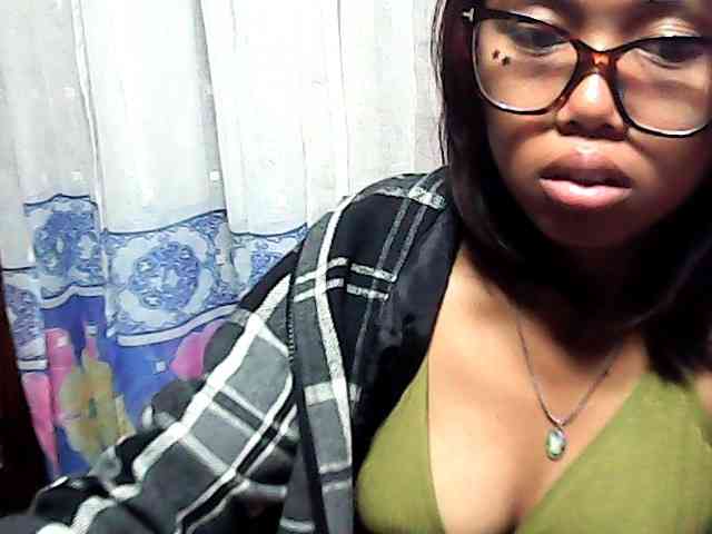 Natalie-Luxa webcam