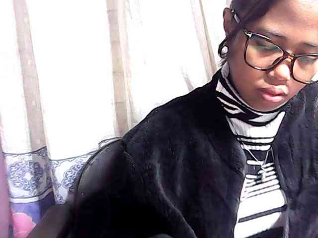 Natalie-Luxa webcam